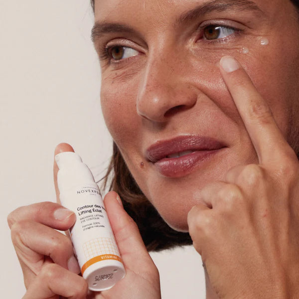 contour des yeux éclat vitamine c novexpert application