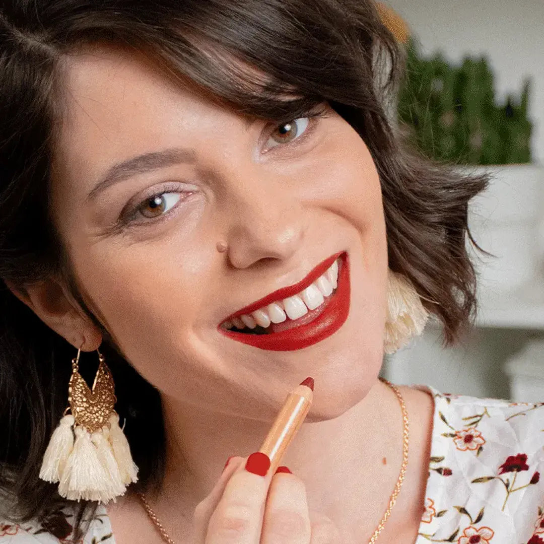crayon jumbo à lèvres rouge boho green make up