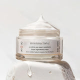 crème visage hydratante aux super ingrédients minimaliste texture